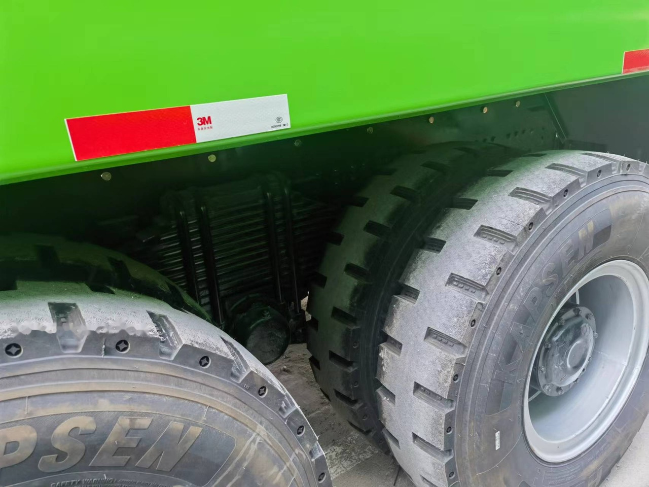 Shacman F3000 8*4 Dump truck - Tipper: picture 2 Shacman F3000 8*4 Dump truck - Tipper: picture 2