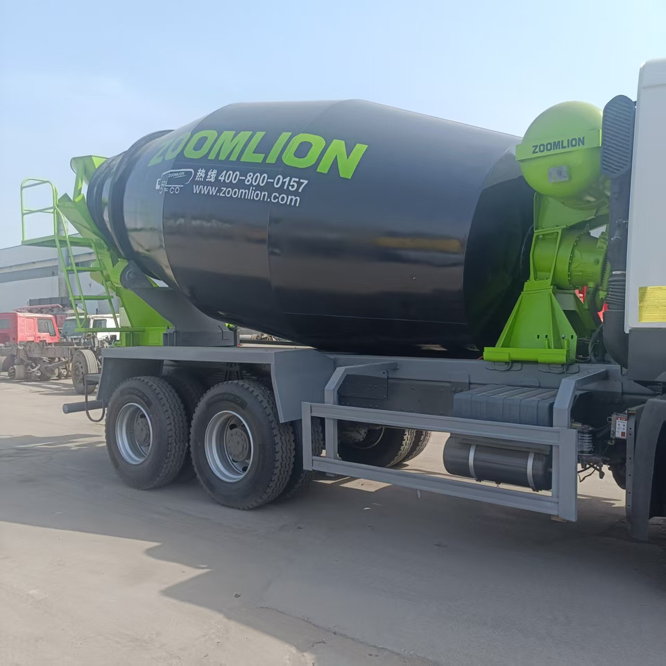 Concrete mixer truck Sinotruk HOWO 6*4 Concrete mixer truck: picture 10