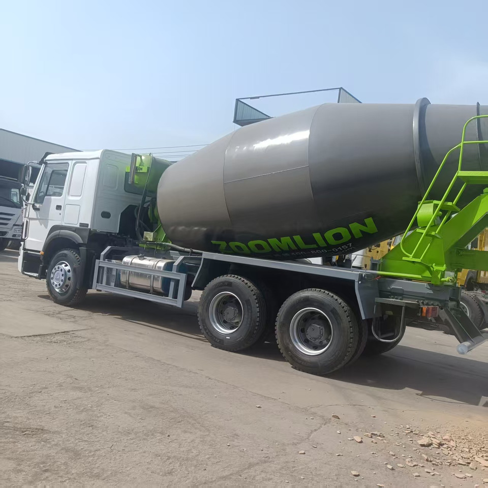 Concrete mixer truck Sinotruk HOWO 6*4 Concrete mixer truck: picture 7