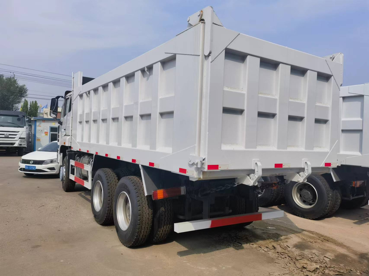 Tipper Sinotruk HOWO 6*4 Dump truck: picture 7
