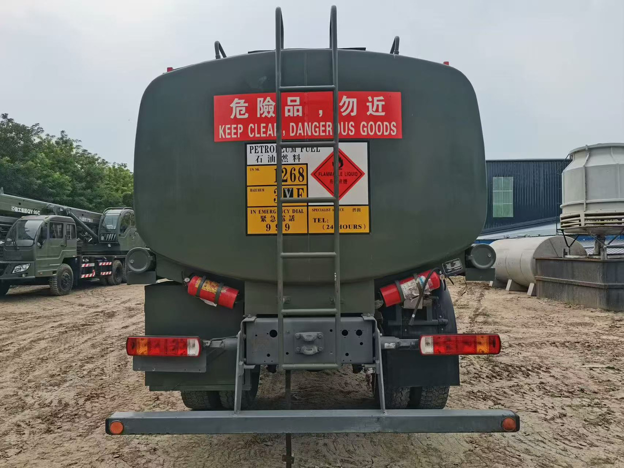 Sinotruk HOWO - Tank truck: picture 5 Sinotruk HOWO - Tank truck: picture 5