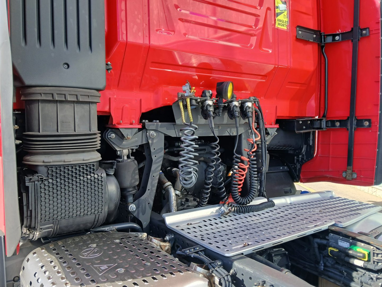 Cabeza Tractora IVECO 460 AUTOMATICO CON INTARDER - Tractor unit: picture 5 Cabeza Tractora IVECO 460 AUTOMATICO CON INTARDER - Tractor unit: picture 5