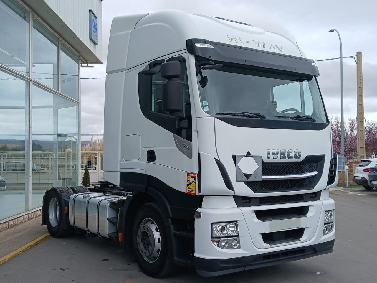 Cabeza Tractora IVECO 480 AUTOMATICO CON INTARDER - Tractor unit: picture 3 Cabeza Tractora IVECO 480 AUTOMATICO CON INTARDER - Tractor unit: picture 3