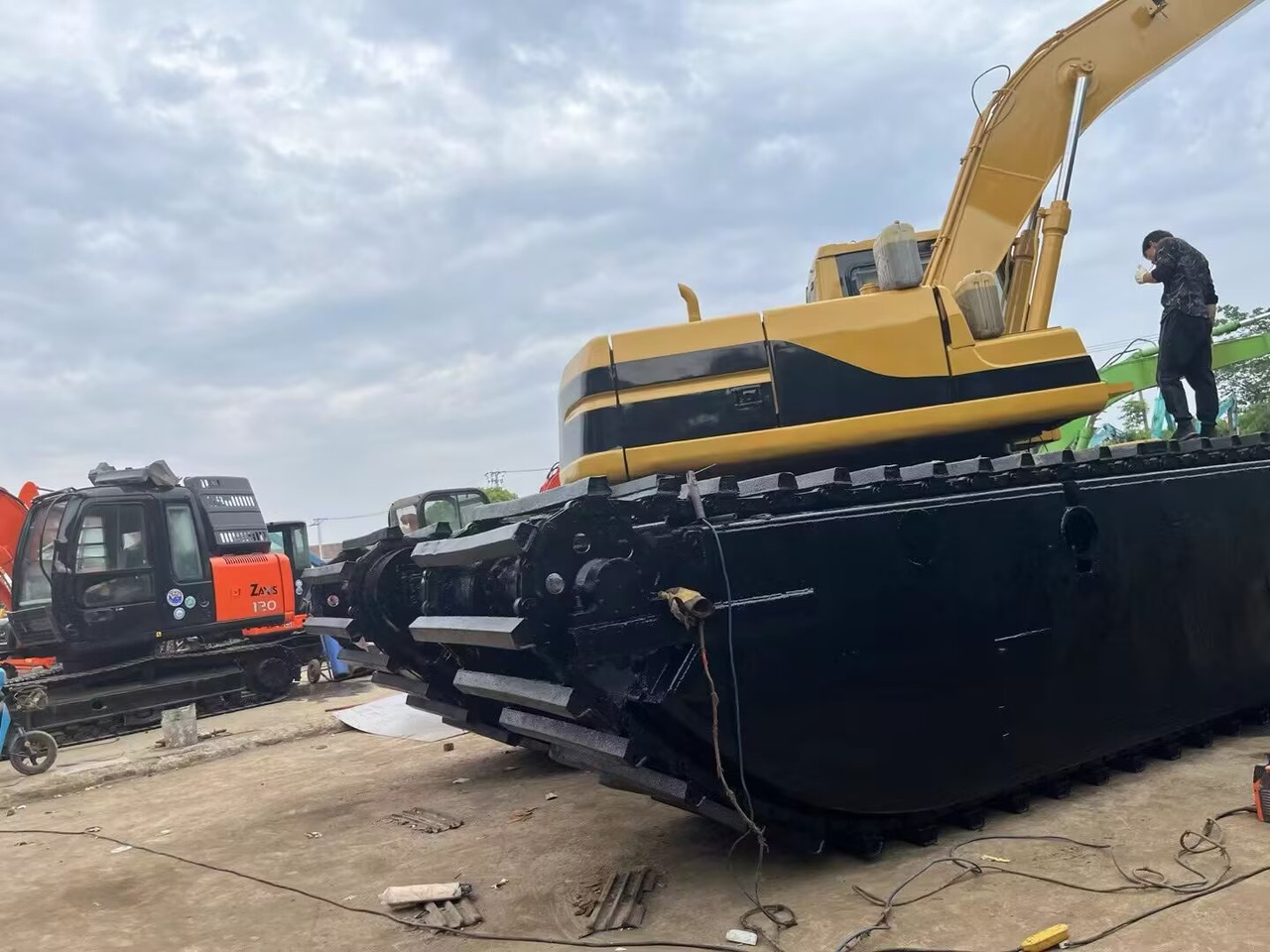 CATERPILLAR 320 CL 320BL 18 METER EXTENDED DREDGER CUSTOMIZABLE - Amphibious excavator: picture 2 CATERPILLAR 320 CL 320BL 18 METER EXTENDED DREDGER CUSTOMIZABLE - Amphibious excavator: picture 2