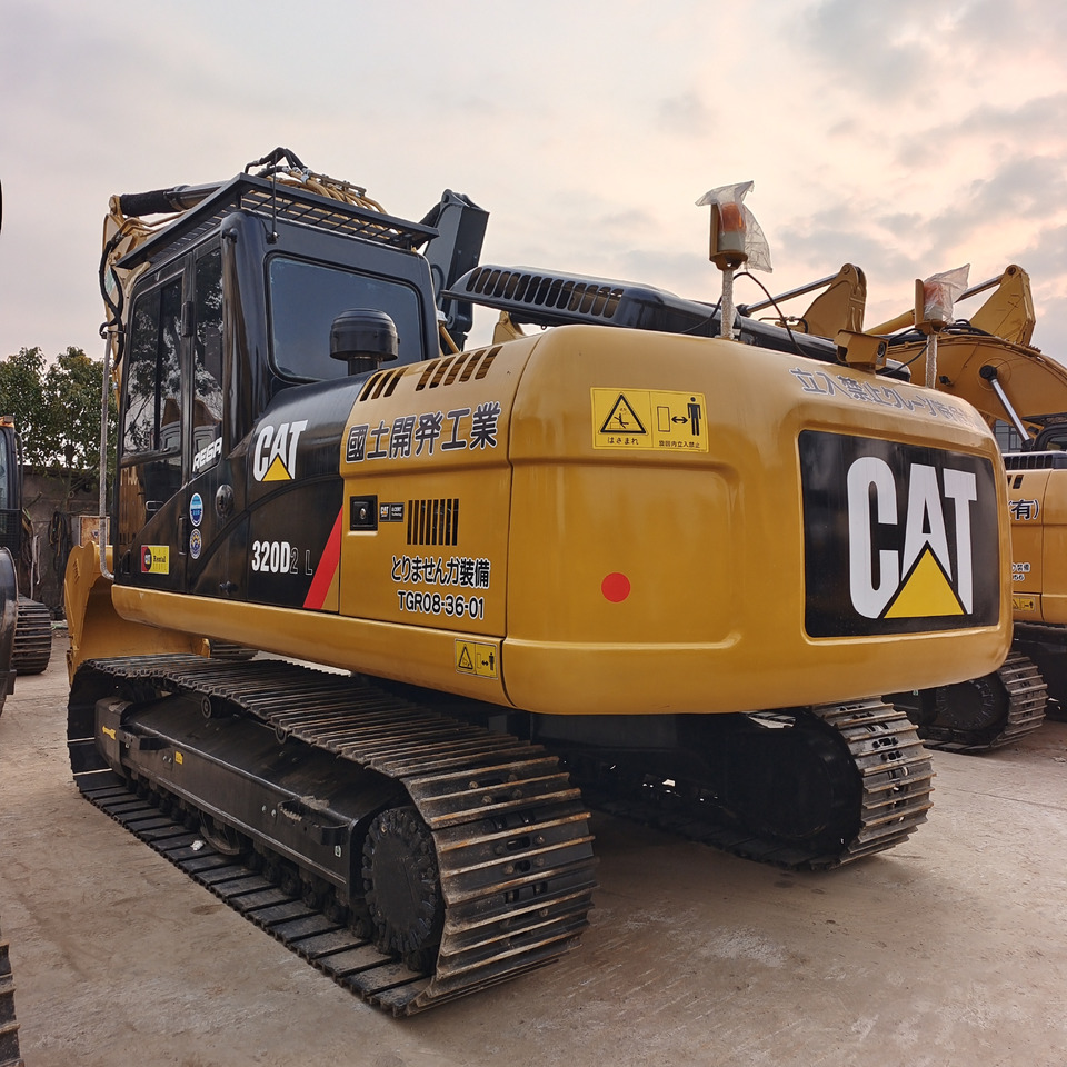 CATERPILLAR 320 D 2 L 320D2 L 320D - Crawler excavator: picture 1 CATERPILLAR 320 D 2 L 320D2 L 320D - Crawler excavator: picture 1