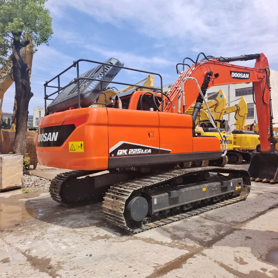 DOOSAN DX225 - Crawler excavator: picture 1 DOOSAN DX225 - Crawler excavator: picture 1