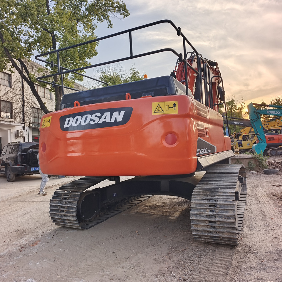 DOOSAN DX300LC-9C DX300 LCA DX340 DX225 - Crawler excavator: picture 4 DOOSAN DX300LC-9C DX300 LCA DX340 DX225 - Crawler excavator: picture 4