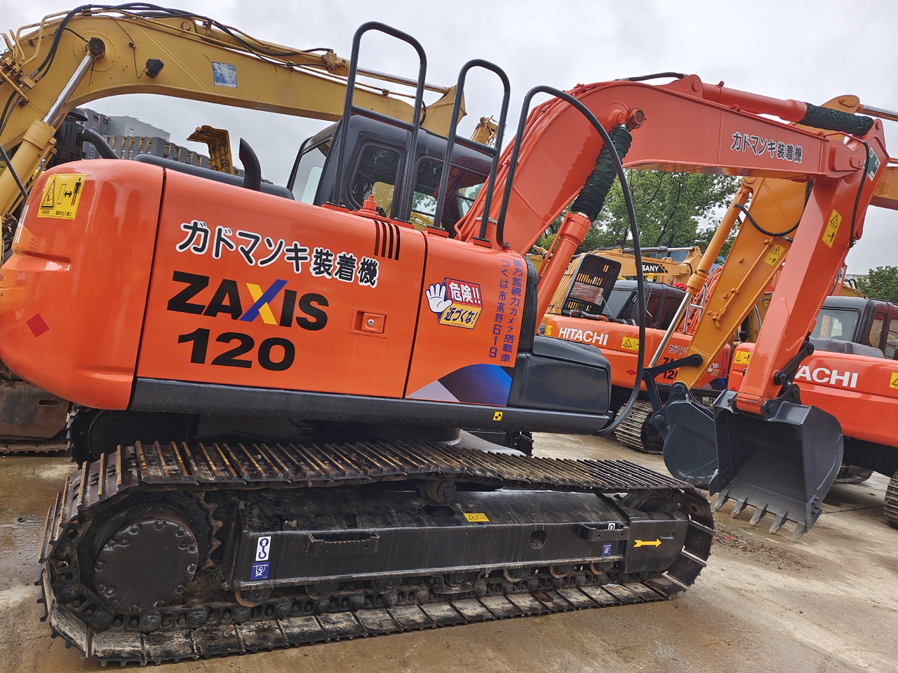 HITACHI ZX120 ZAXIS 120 - Crawler excavator: picture 3 HITACHI ZX120 ZAXIS 120 - Crawler excavator: picture 3