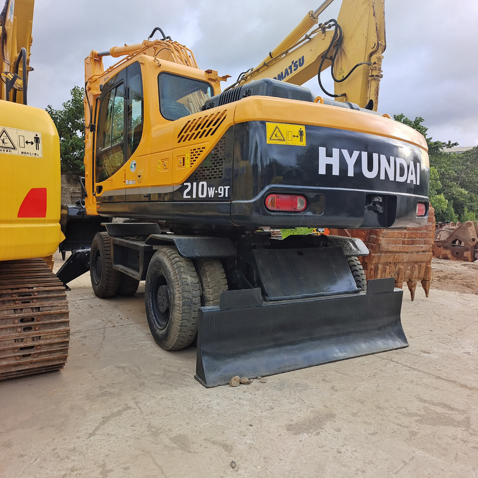 HYUNDAI 210W-9T - Wheel excavator: picture 4 HYUNDAI 210W-9T - Wheel excavator: picture 4