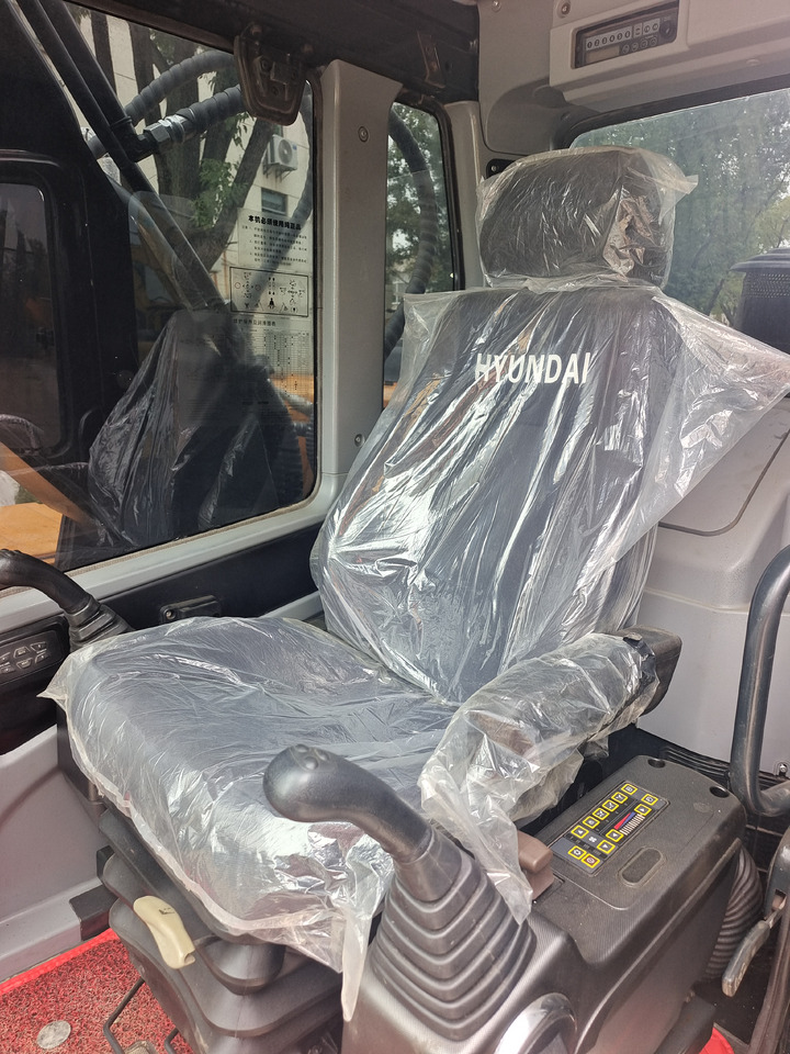 HYUNDAI 220 - 9S - Crawler excavator: picture 2 HYUNDAI 220 - 9S - Crawler excavator: picture 2