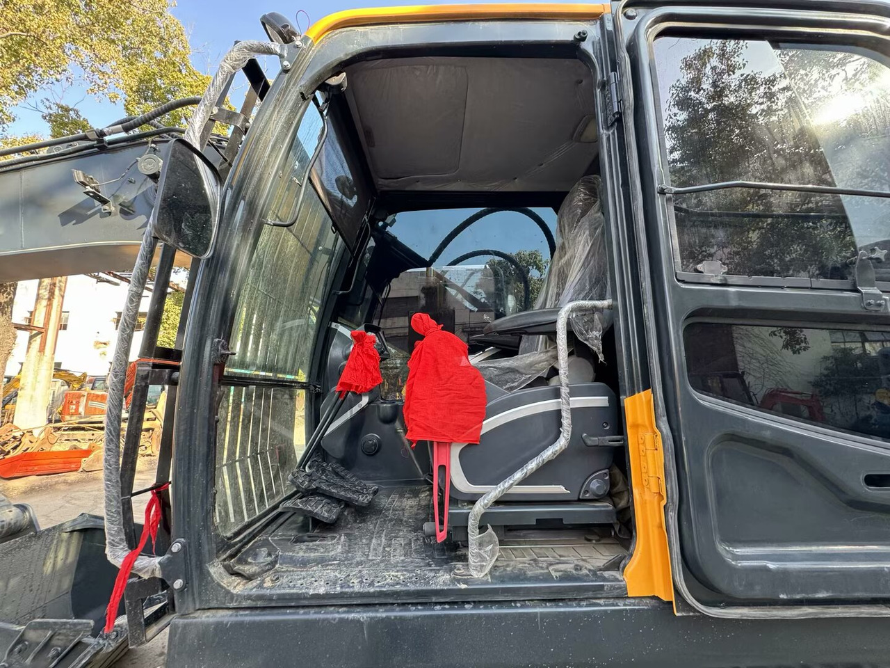 HYUNDAI 220LC-9S HX220HD HX225HD - Crawler excavator: picture 2 HYUNDAI 220LC-9S HX220HD HX225HD - Crawler excavator: picture 2