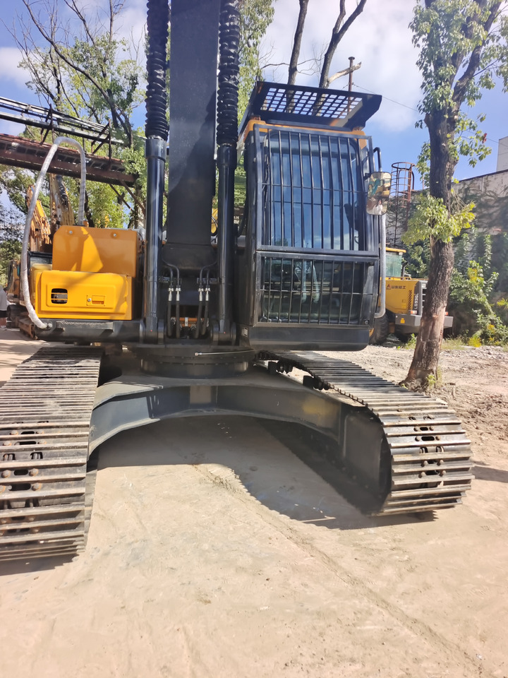 HYUNDAI HX220HD WITH 4 CAMERAS - Crawler excavator: picture 5 HYUNDAI HX220HD WITH 4 CAMERAS - Crawler excavator: picture 5