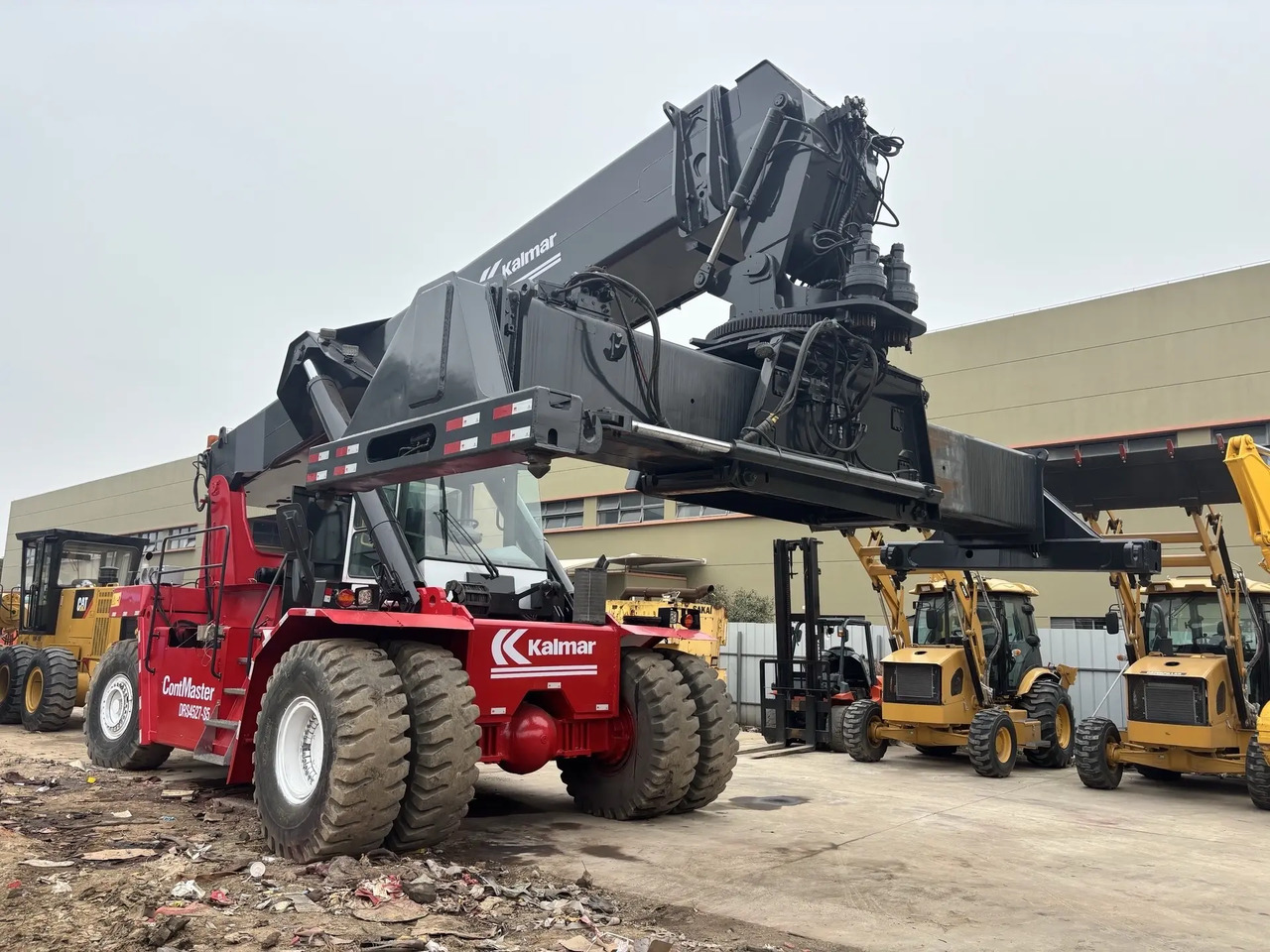 KALMAR DRS4527-S5 - Reach stacker: picture 2 KALMAR DRS4527-S5 - Reach stacker: picture 2