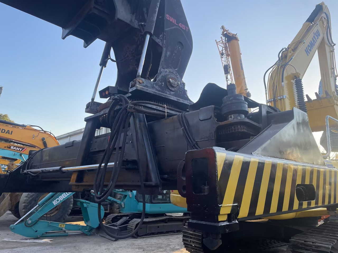 SANY SRSC 45C30 - Reach stacker: picture 3 SANY SRSC 45C30 - Reach stacker: picture 3