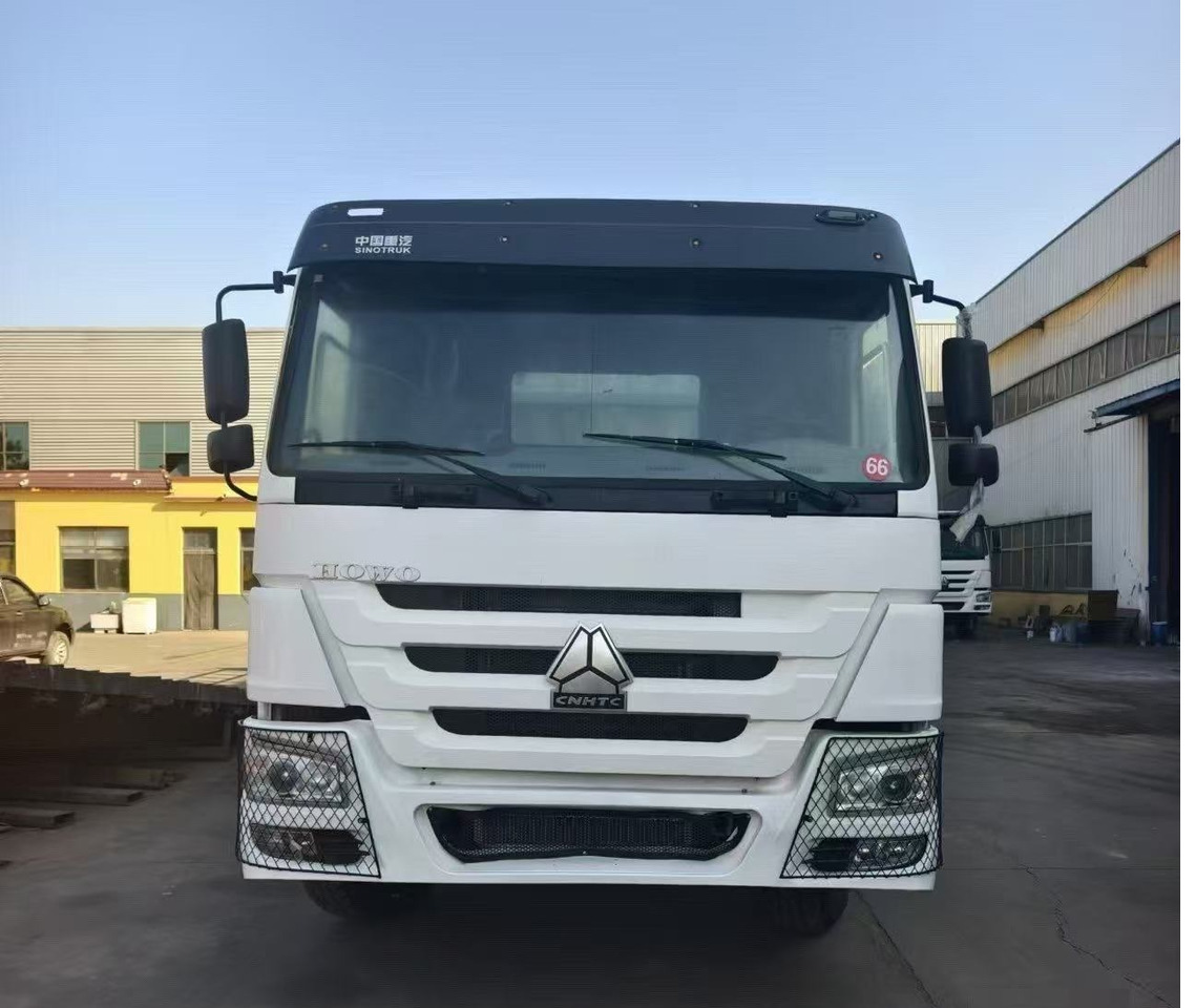 SINOTRUK HOWO DUMP TRUCK WITH FENCE 8*4 - Tipper: picture 5 SINOTRUK HOWO DUMP TRUCK WITH FENCE 8*4 - Tipper: picture 5