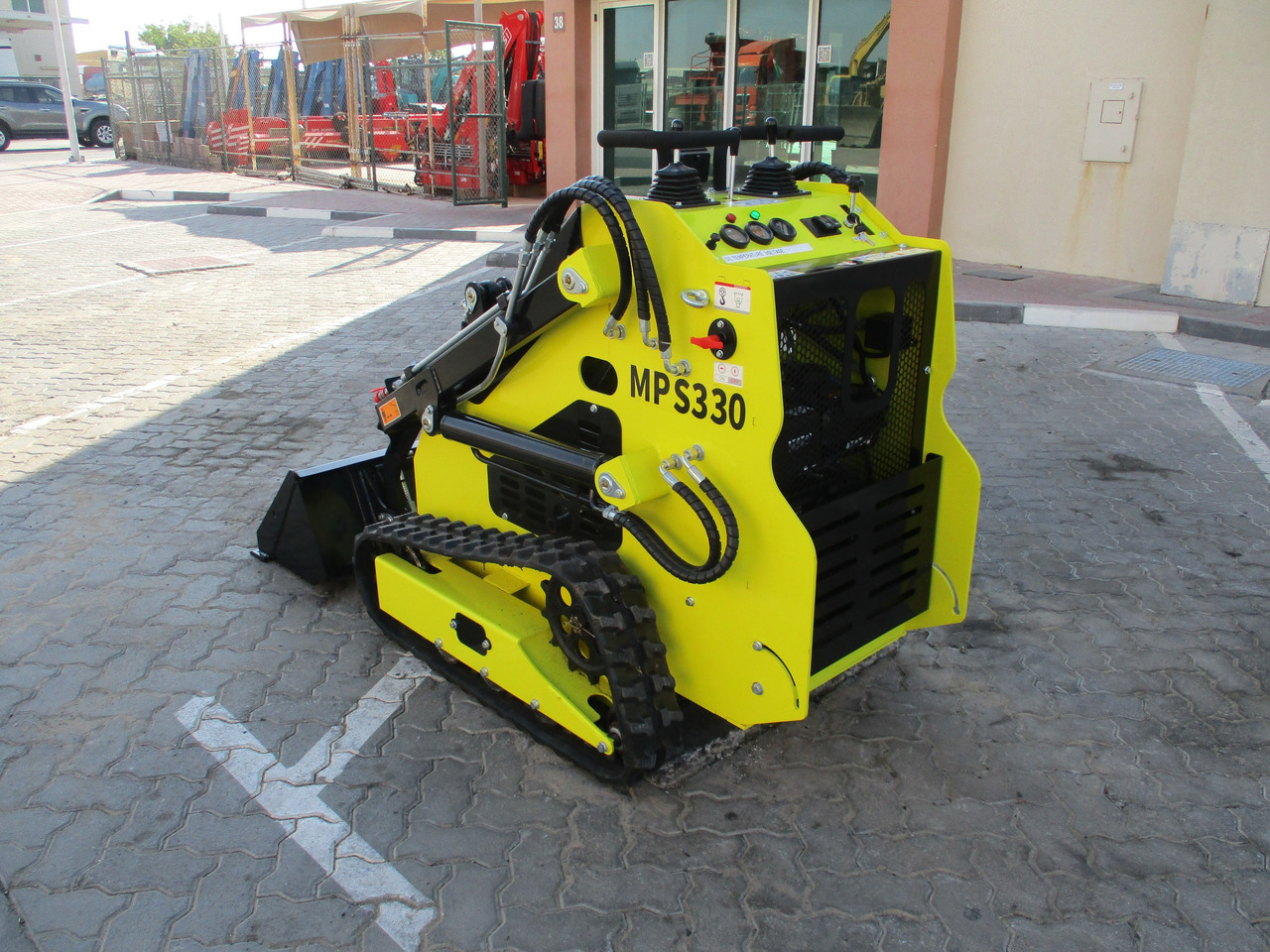 MACHPRO MPS330 Mini Skid Steer - Skid steer loader: picture 4 MACHPRO MPS330 Mini Skid Steer - Skid steer loader: picture 4