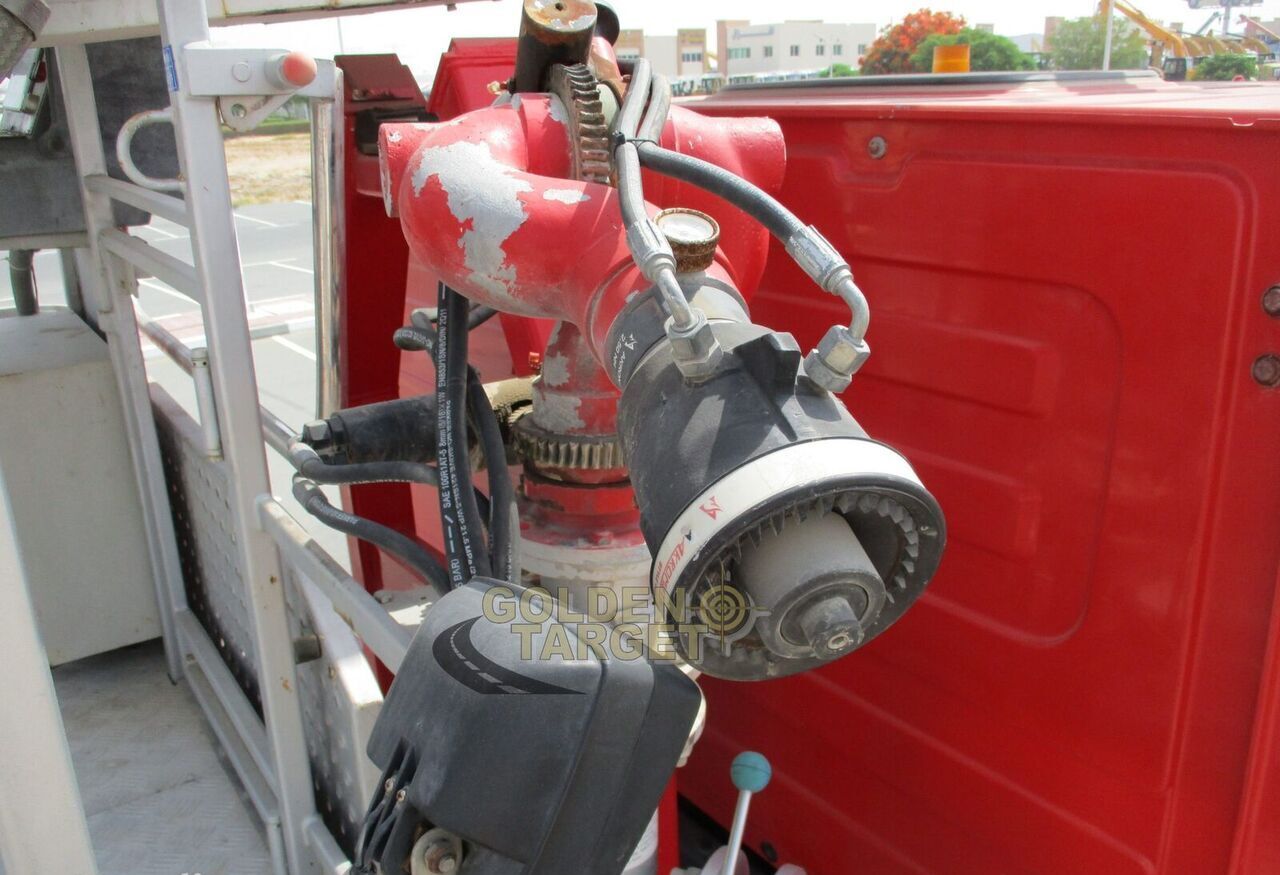 Fire truck Mercedes-Benz Actros 3332 6x4 Manlift Truck: picture 12