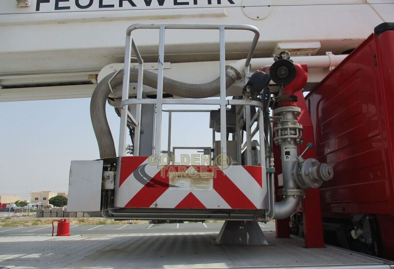 Fire truck Mercedes-Benz Actros 3332 6x4 Manlift Truck: picture 8