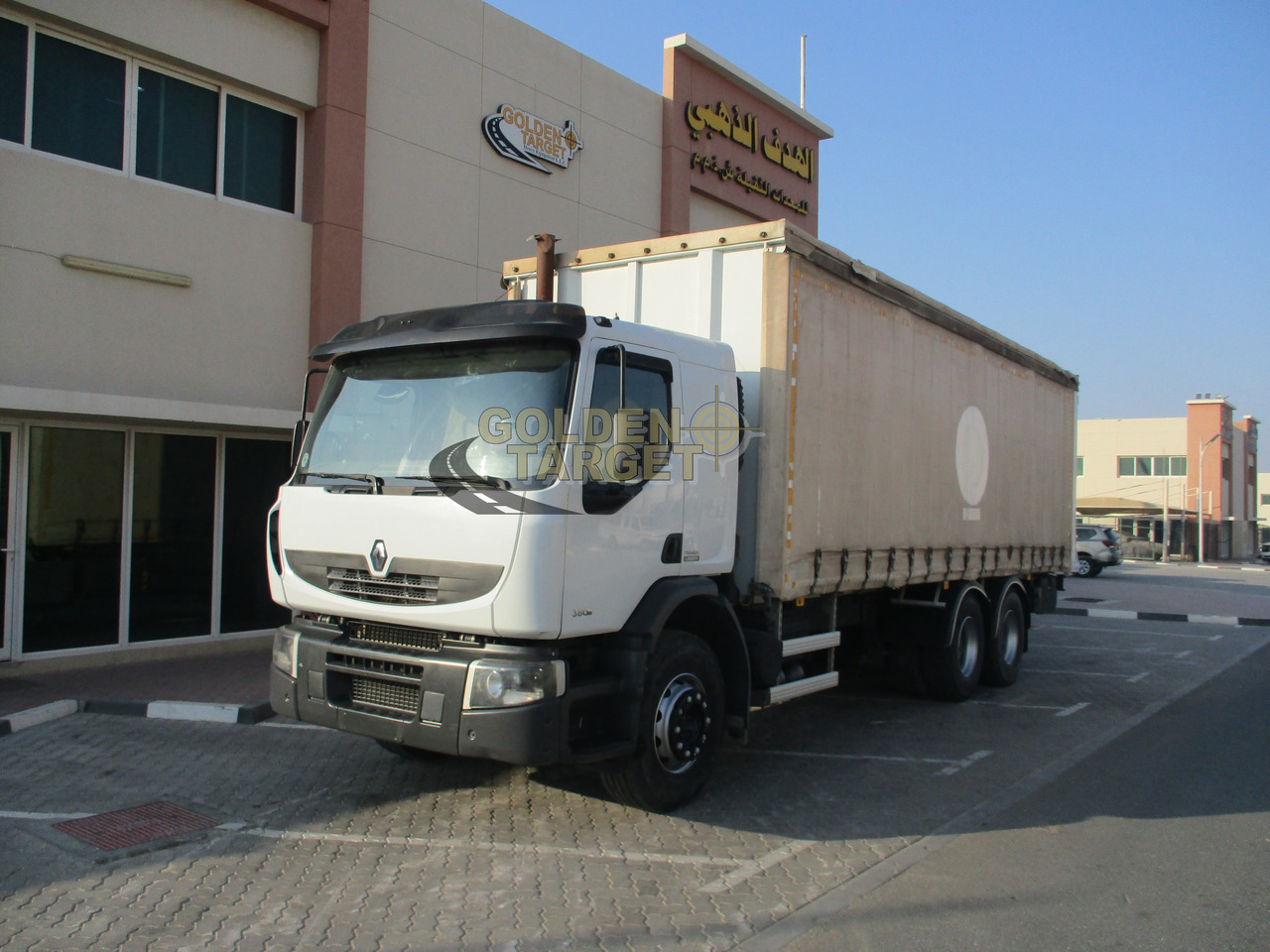 Renault KERAX 380 - Curtainsider truck: picture 2 Renault KERAX 380 - Curtainsider truck: picture 2