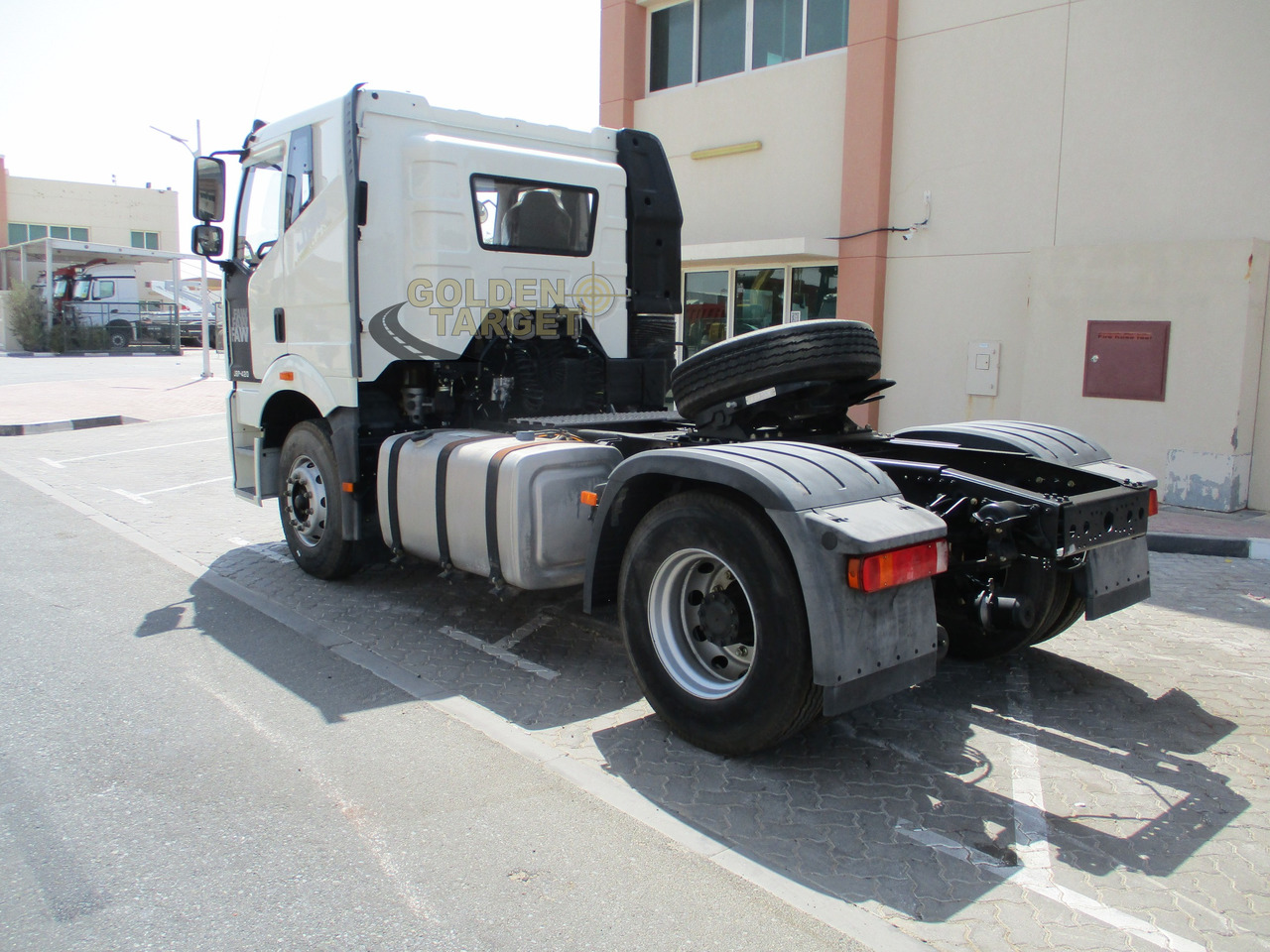 FAW J6P-420 4x2 Head Truck - Tractor unit: picture 4 FAW J6P-420 4x2 Head Truck - Tractor unit: picture 4