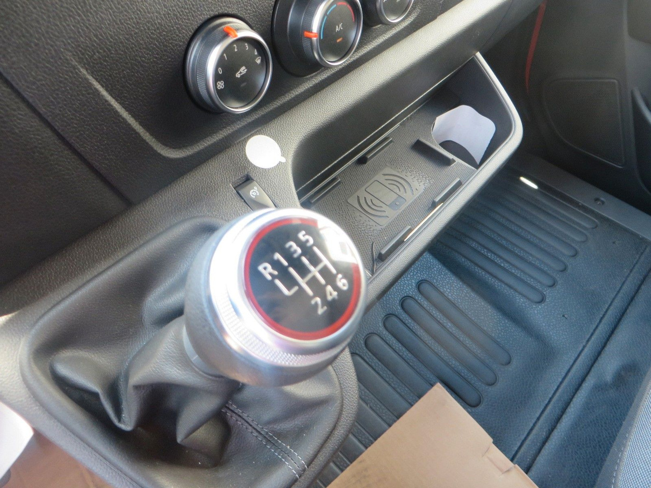 Curtain side van Renault MASTER3 tilt body: picture 13 Curtain side van Renault MASTER3 tilt body: picture 13