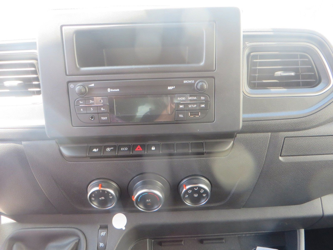 Curtain side van Renault MASTER3 tilt body: picture 12 Curtain side van Renault MASTER3 tilt body: picture 12