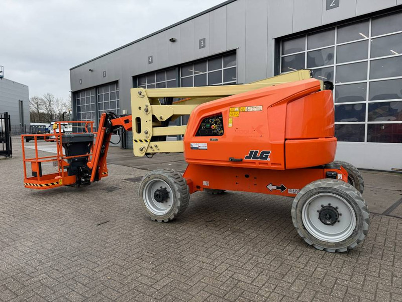 JLG 450 AJ - Articulated boom: picture 1 JLG 450 AJ - Articulated boom: picture 1