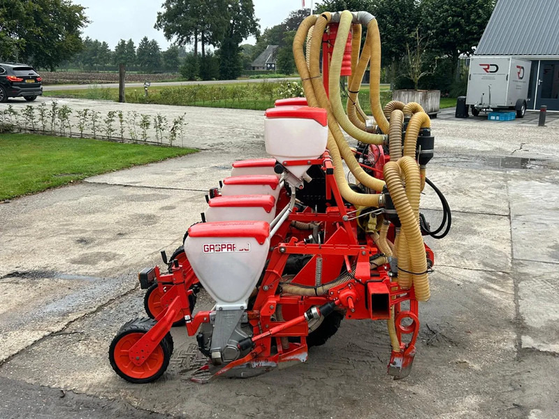 Gaspardo Gaspardo SP540 Maiszaaimachine 4 rijer Zaaimachine - Sowing equipment: picture 3 Gaspardo Gaspardo SP540 Maiszaaimachine 4 rijer Zaaimachine - Sowing equipment: picture 3