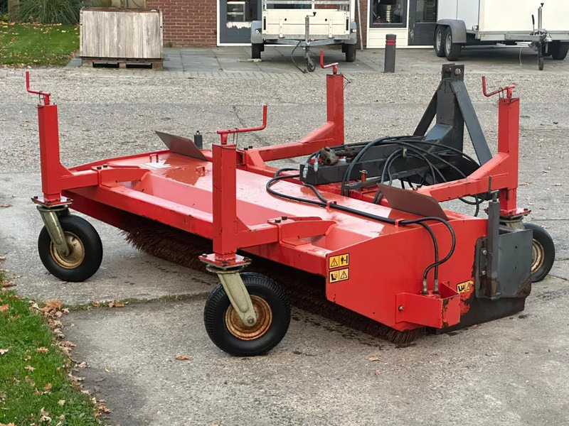 Hekamp Veegmachine met opvangbak Hydraulisch borstel - Farm tractor: picture 3 Hekamp Veegmachine met opvangbak Hydraulisch borstel - Farm tractor: picture 3