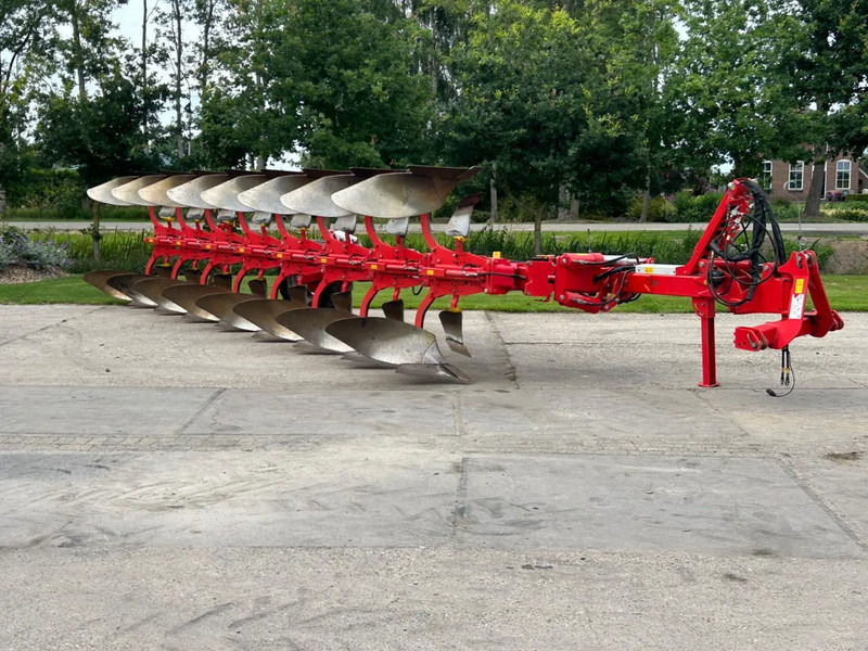Pottinger 8 schaar wentelploeg getrokken Servo S 6.50 P N 8 Schar 8102/46W - Plow: picture 1 Pottinger 8 schaar wentelploeg getrokken Servo S 6.50 P N 8 Schar 8102/46W - Plow: picture 1