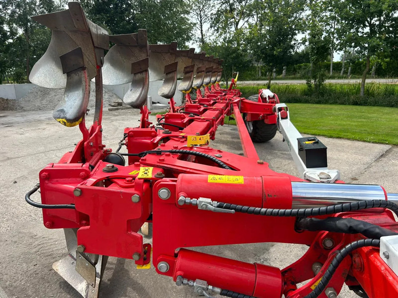 Pottinger 8 schaar wentelploeg getrokken Servo S 6.50 P N 8 Schar 8102/46W - Plow: picture 3 Pottinger 8 schaar wentelploeg getrokken Servo S 6.50 P N 8 Schar 8102/46W - Plow: picture 3