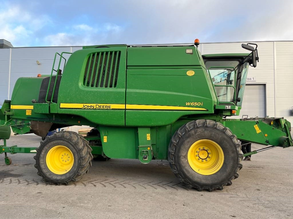 John Deere W 650 i - Combine harvester: picture 2 John Deere W 650 i - Combine harvester: picture 2