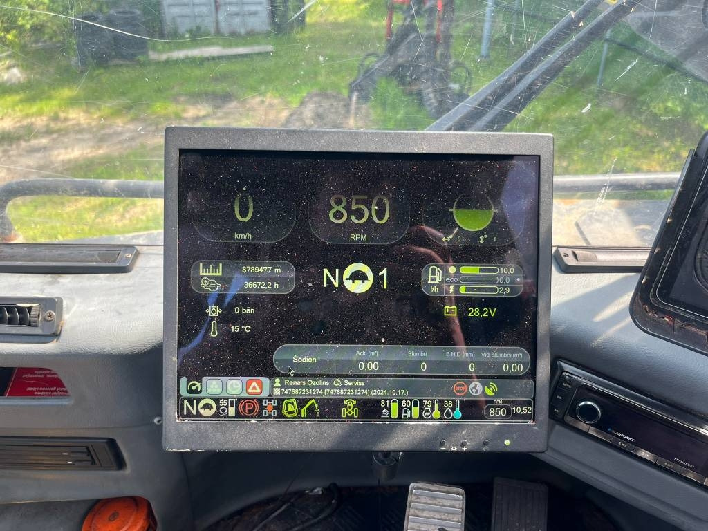 Forestry harvester Komatsu 931.1: picture 14