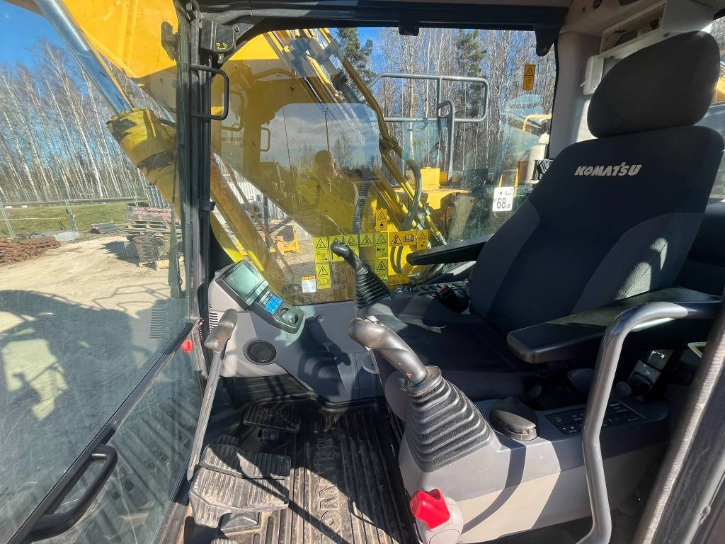 Crawler excavator Komatsu PC 170 LC-11: picture 13