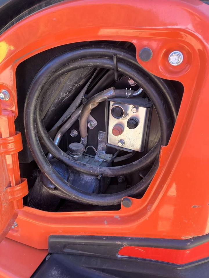 Mini excavator Kubota KX 057-4: picture 13