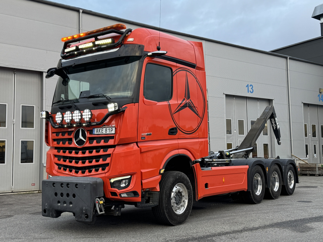 Tridemväxlare Mercedes-Benz Arocs 3758 -2023 | JOAB 24 ton | Plogutrustad - Hook lift truck: picture 1 Tridemväxlare Mercedes-Benz Arocs 3758 -2023 | JOAB 24 ton | Plogutrustad - Hook lift truck: picture 1