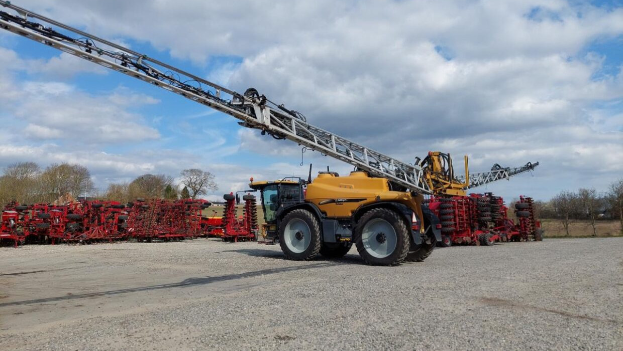 Self-propelled sprayer Challenger Rogator 655 B med GPS: picture 8
