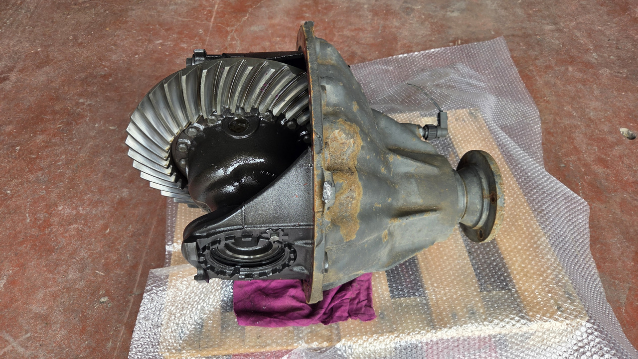 MERCEDES-BENZ ACTROS MP3 RADIO 40-13 - Final drive for Truck: picture 3 MERCEDES-BENZ ACTROS MP3 RADIO 40-13 - Final drive for Truck: picture 3