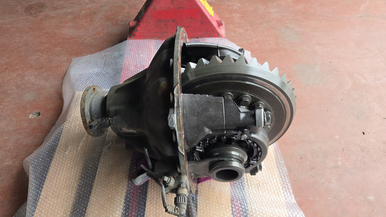 MERCEDES-BENZ ACTROS MP3 RADIO 40-13 - Final drive for Truck: picture 5 MERCEDES-BENZ ACTROS MP3 RADIO 40-13 - Final drive for Truck: picture 5