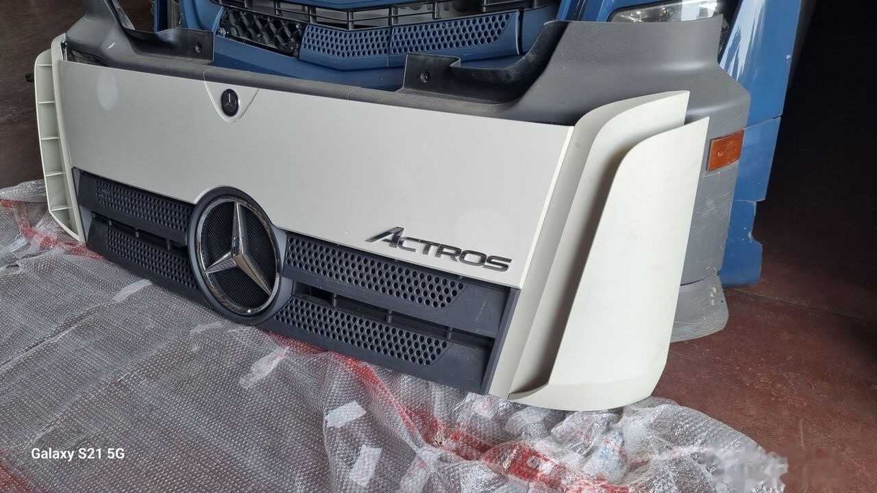 Mercedes-Benz MERCEDES ACTROS MP4 EURO 6 Mercedes-Benz ACTROS MP4 - Hood for Truck: picture 1 Mercedes-Benz MERCEDES ACTROS MP4 EURO 6 Mercedes-Benz ACTROS MP4 - Hood for Truck: picture 1