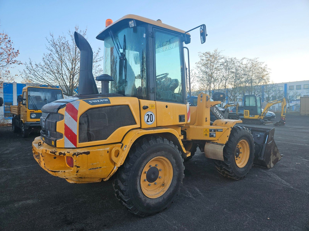 Volvo L30G Radlader mit Klappschaufel - Wheel loader: picture 3 Volvo L30G Radlader mit Klappschaufel - Wheel loader: picture 3