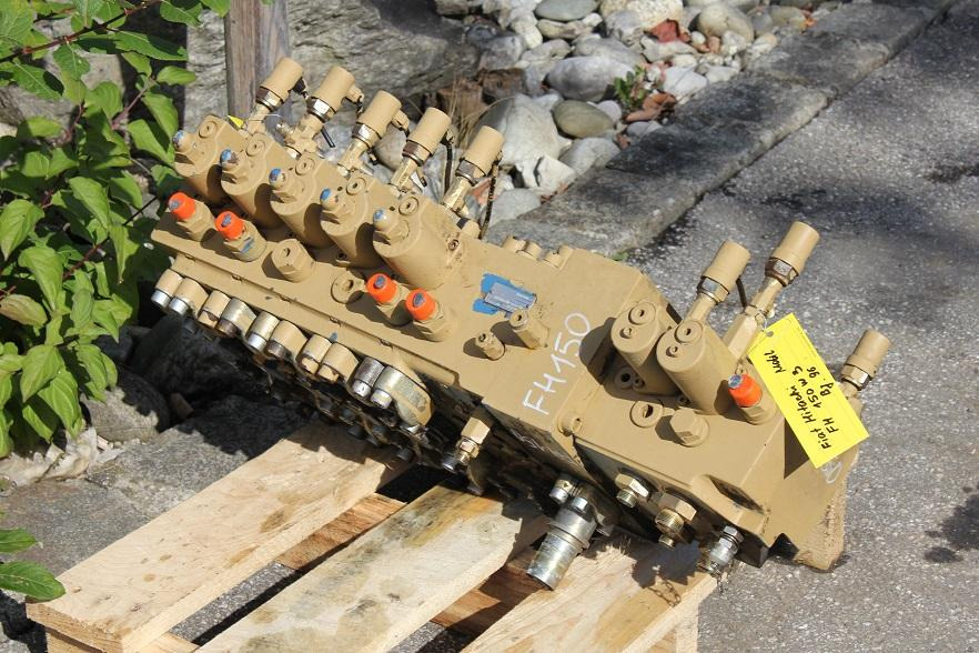 Fiat-Hitachi FH 150 - Hydraulic valve for Construction machinery: picture 3 Fiat-Hitachi FH 150 - Hydraulic valve for Construction machinery: picture 3