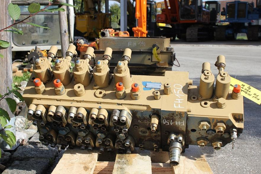 Fiat-Hitachi FH 150 - Hydraulic valve for Construction machinery: picture 5 Fiat-Hitachi FH 150 - Hydraulic valve for Construction machinery: picture 5