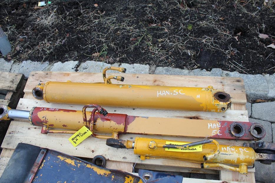 Hanomag 5C - Hydraulic cylinder for Construction machinery: picture 1 Hanomag 5C - Hydraulic cylinder for Construction machinery: picture 1