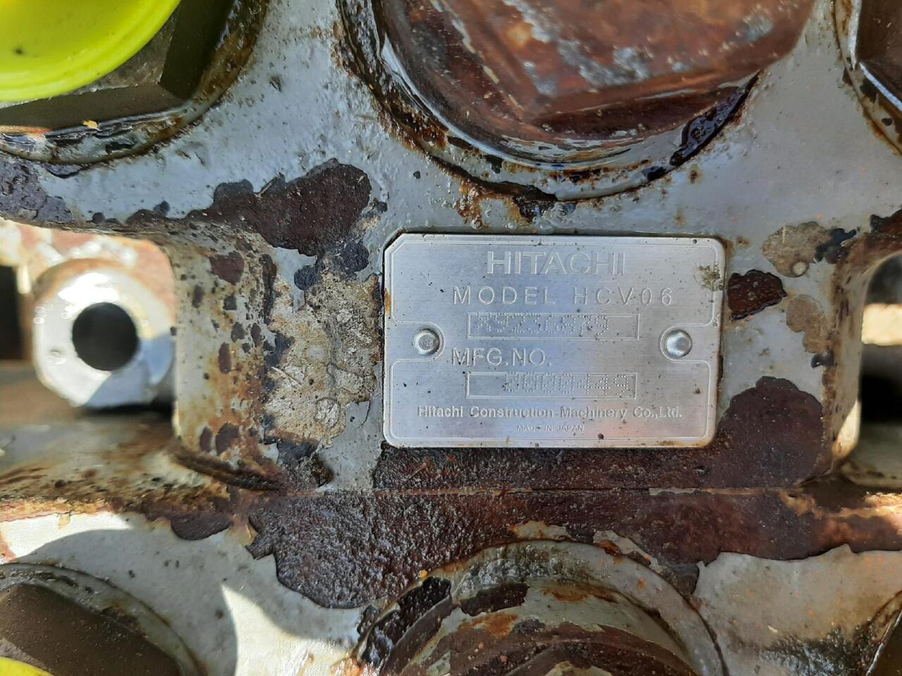 Hitachi ZW 220 - Hydraulic valve for Construction machinery: picture 4 Hitachi ZW 220 - Hydraulic valve for Construction machinery: picture 4