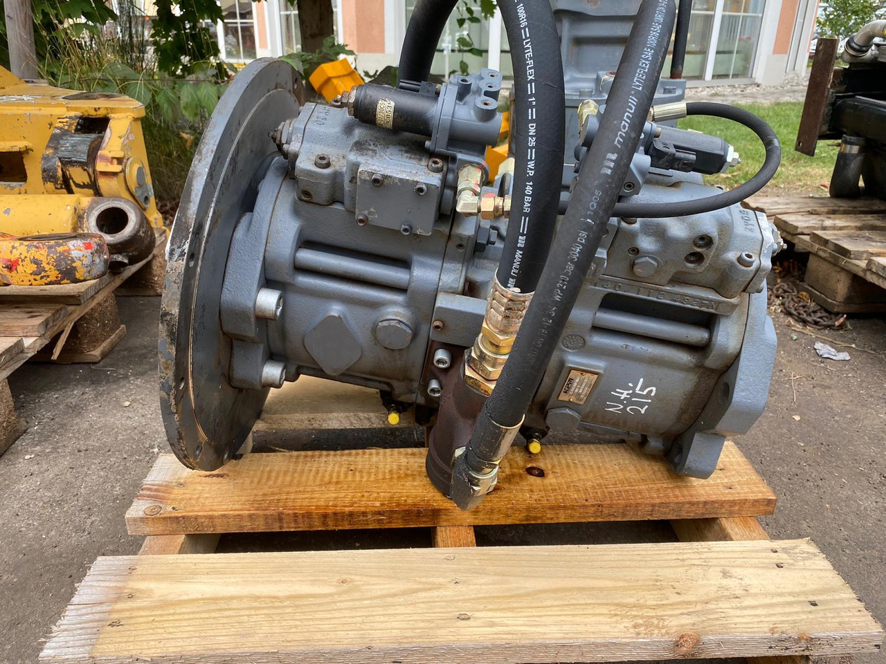 Holland K3V112 aus E215 - Hydraulic pump for Construction machinery: picture 1 Holland K3V112 aus E215 - Hydraulic pump for Construction machinery: picture 1