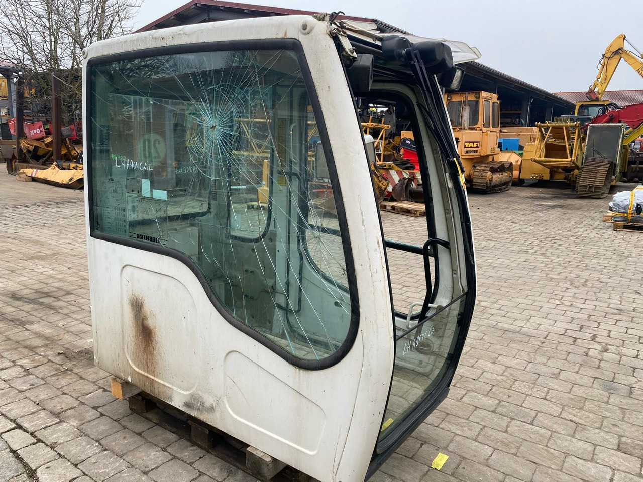 Liebherr A 904 C - Cab for Construction machinery: picture 1 Liebherr A 904 C - Cab for Construction machinery: picture 1