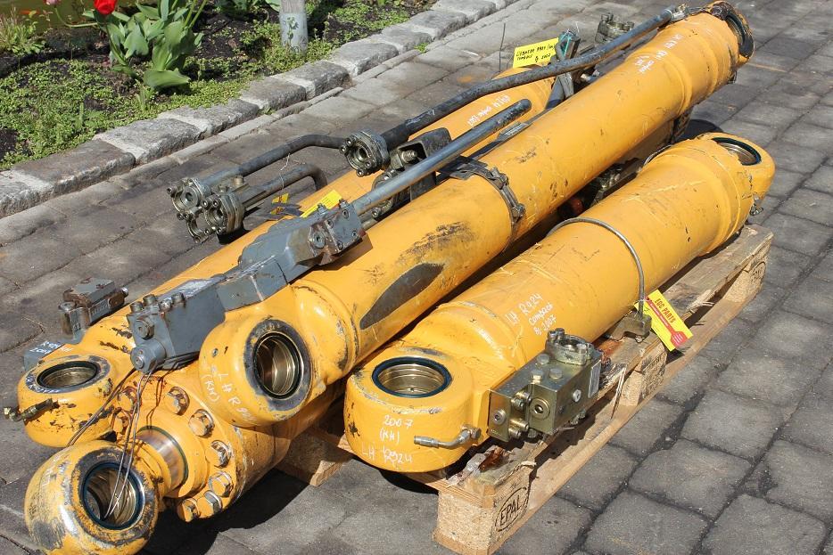 Liebherr R 924 compact - Hydraulic cylinder for Construction machinery: picture 3 Liebherr R 924 compact - Hydraulic cylinder for Construction machinery: picture 3