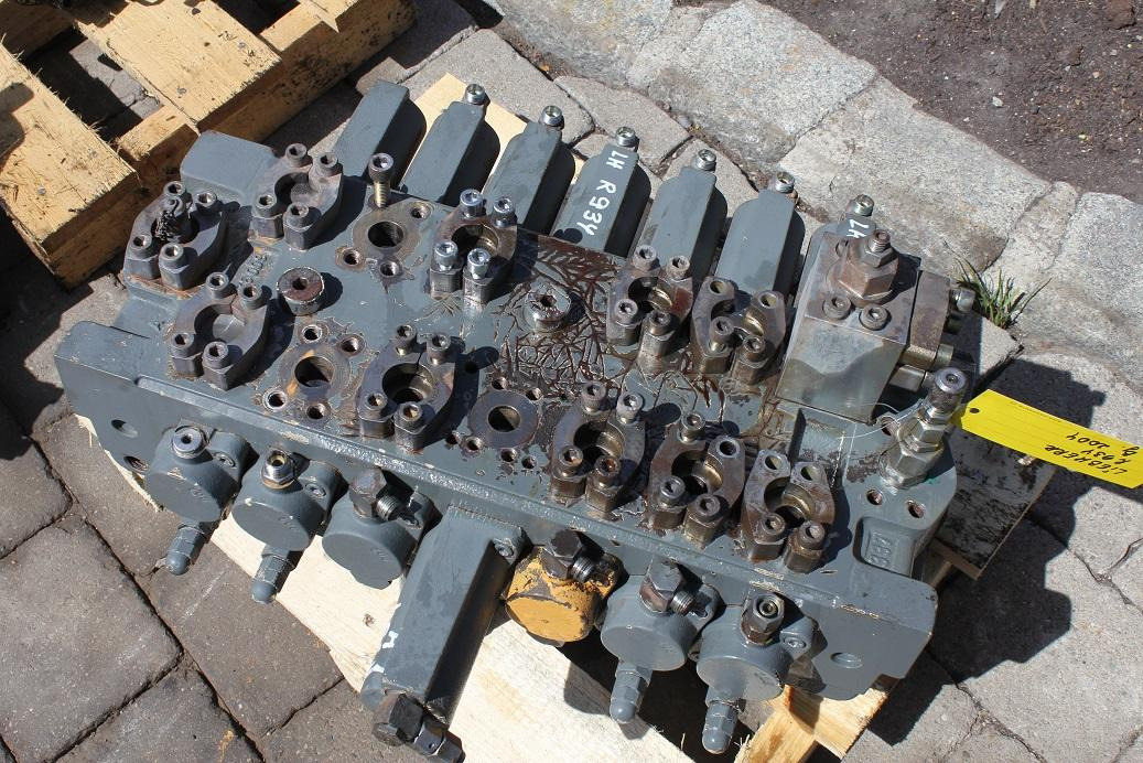Liebherr R 934 - Hydraulic valve for Construction machinery: picture 1 Liebherr R 934 - Hydraulic valve for Construction machinery: picture 1