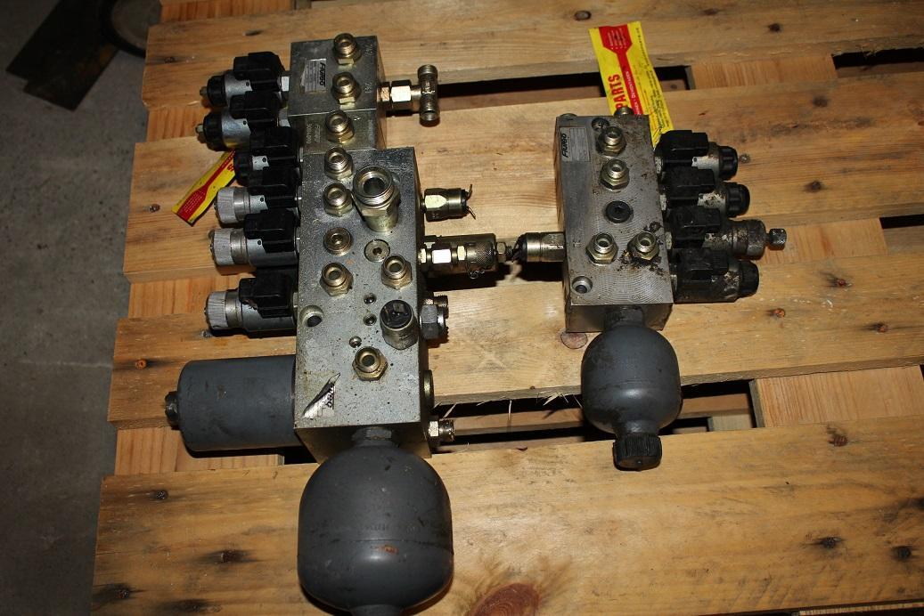 O&K MH Plus , New Holland - Hydraulic valve for Wheel excavator: picture 2 O&K MH Plus , New Holland - Hydraulic valve for Wheel excavator: picture 2